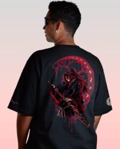 Camiseta negra de Kokushibo con diseño trasero inspirado en Kimetsu no Yaiba.