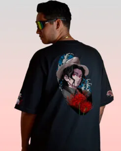 Camiseta negra de Muzan Kibutsuji con diseño trasero inspirado en Kimetsu no Yaiba.