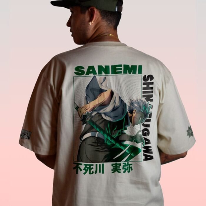 Camiseta color arena de Sanemi Shinazugawa con diseño trasero inspirado en Kimetsu no Yaiba.