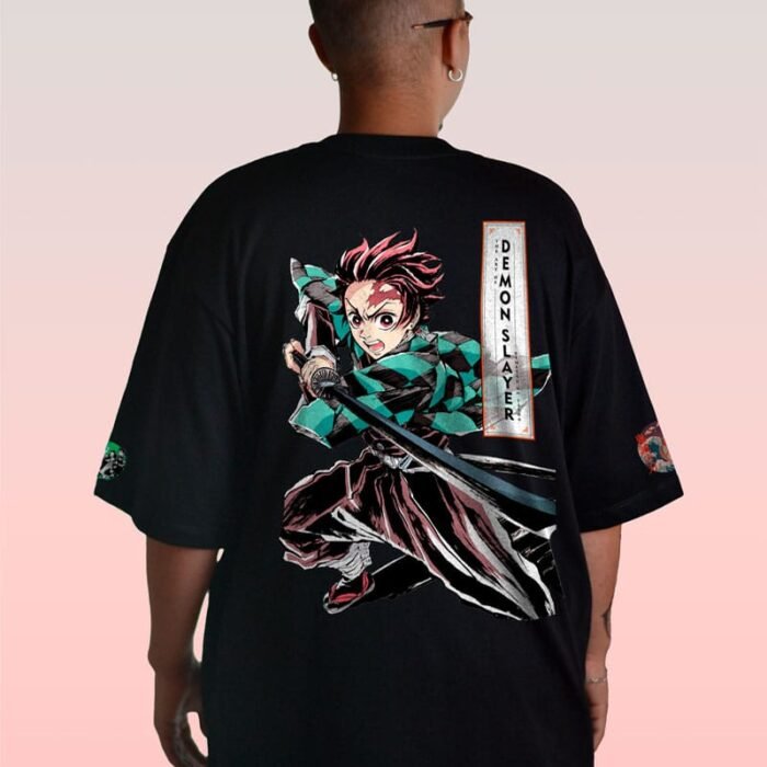 Parte trasera de la camiseta negra de Tanjiro Kamado – Kimetsu no Yaiba.