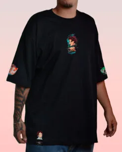 Camiseta negra de Tanjiro Kamado – Diseño inspirado en Kimetsu no Yaiba.